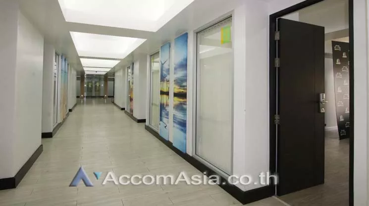 5  Office Space For Rent in Sukhumvit ,Bangkok MRT Queen Sirikit National Convention Center at RBC Rompo Business Centre AA13956